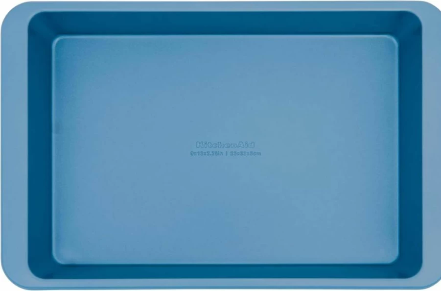 KitchenAid 9x13 Inch Nonstick Cake Pan, Aluminized Steel Baking Pan, Dishwasher Safe, Beetroot Red, Durable Rectangular Cake Pan for Baking Brownies, Cakes, Bars