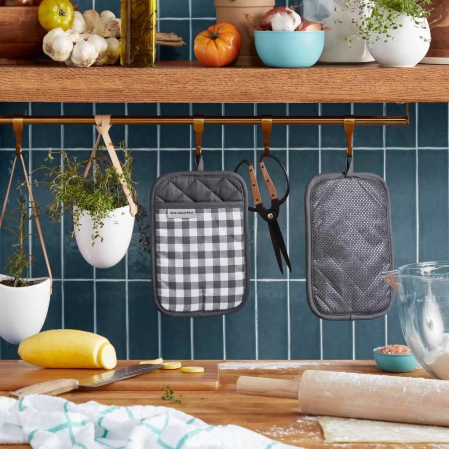 KitchenAid Matte Black Gingham Oven Mitts 2-Pack - 7x10 Inch Heat Resistant Pot Holders Set for Kitchen Baking & Cooking