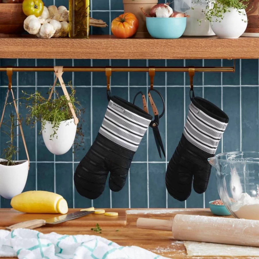 KitchenAid Pistachio Oven Mitt Set of 2, Heat-Resistant 7x13 Inch Kitchen Gloves for Baking and Cooking